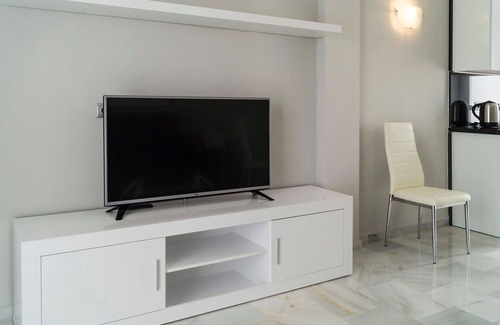 Urbanizacion Hacienda las Chapas Apartment | Delightful Apartment for 5 with Pool and Ocean Views