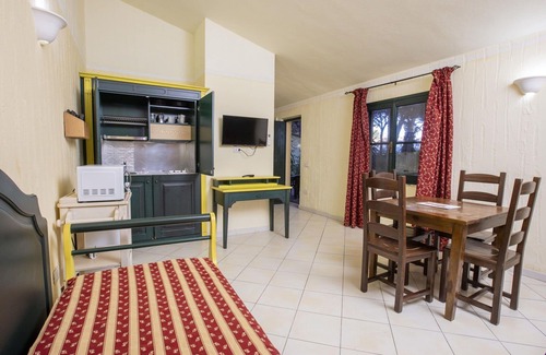 Arborea Apartment | Beautiful apartment for 4 people with pool, A/C, WIFI, TV and pets allowed