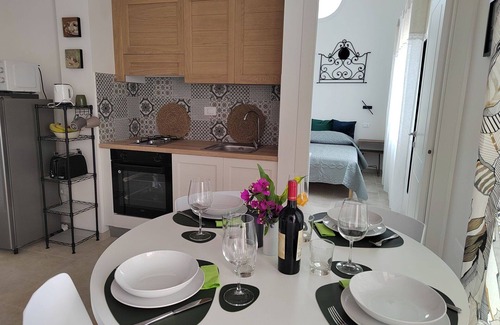 San Corrado di Fuori Apartment | Cozy Oceanfront Apartment for 4 with A/C and Terrace