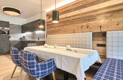 Soelden Apartment | Ideal Apartment for 4 with WIFI, Balcony & Pet-Friendly Stay