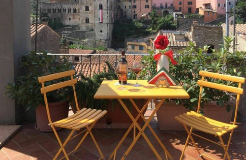 Buti Apartment | Cozy Apartment for 7 with A/C, Terrace & Panoramic Views