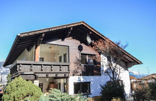 Axams Apartment | Cozy Apartment for Two with WIFI, Pets Welcome & Parking