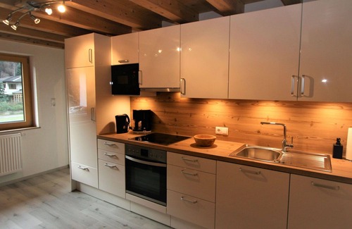 Fuegenberg Apartment | Cozy Apartment with Lake View, Balcony & Parking for Two