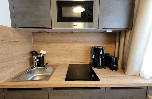 Ischgl Apartment | Cozy Apartment for 3 with WIFI, Pets Allowed & Parking