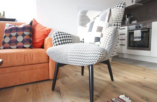 Pians Apartment | Cozy Apartment for 4 with Balcony, Parking & Free WIFI