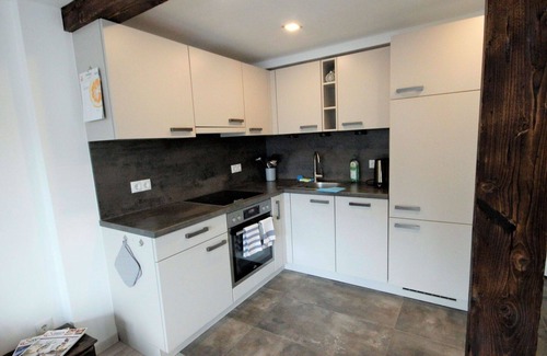 Pians Apartment | Ideal Apartment for 4 with WiFi, Balcony & Parking