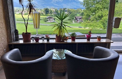 Strobl Apartment | Beautiful apartment for 10 guests with WIFI, TV, terrace and parking