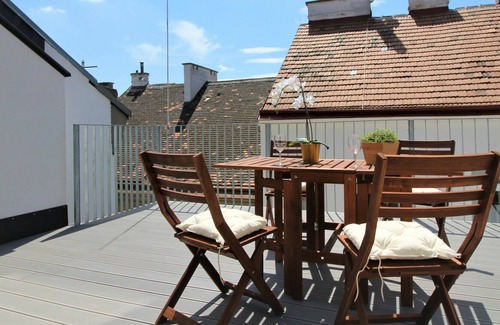 Neulerchenfeld Apartment | Beautiful apartment for 4 people with A/C, WIFI, TV and patio