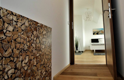 Neulerchenfeld Apartment | Beautiful apartment for 4 people with A/C, WIFI, TV and patio