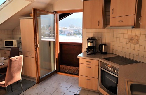 Bad Haering Apartment | Inviting Apartment for 6 with Panoramic Views & WIFI