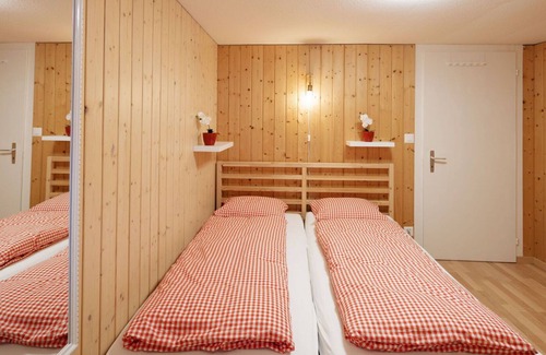 Amden Apartment | Inviting Apartment for 8 with A/C, Pets Welcome & Parking