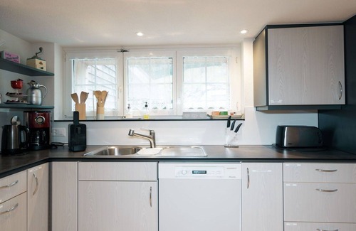 Amden Apartment | Inviting Apartment for 8 with A/C, Pets Welcome & Parking