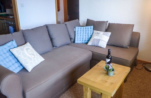 Verbier Apartment | Cozy Apartment for 4 with WIFI, Terrace & Parking Access
