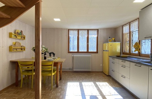 Augio Apartment | Inviting Apartment for 4 with WIFI, TV & Cozy Patio