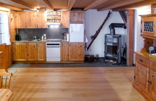 Tujetsch Apartment | Comfortable Apartment for 6 with Lake View and WIFI