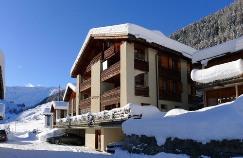 Tujetsch Apartment | Comfortable Apartment for 6 with Lake View and WIFI