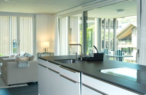 Spiez Apartment | Cozy Apartment for 4 with Internet, Balcony & Parking