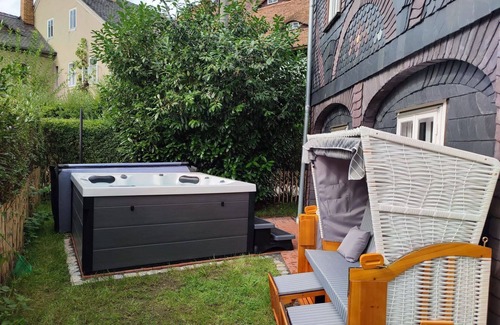 Grossschoenau Apartment | Cozy Apartment for 3: Pets Welcomed, Free WIFI & Parking