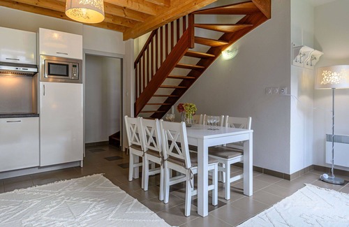 Baden Apartment | Welcoming Apartment for 6 with Pool, Terrace & Parking