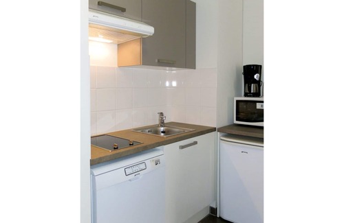 Chinon Apartment | Cozy Apartment for 4 with Pool, Wi-Fi, and Pet-Friendly Perks