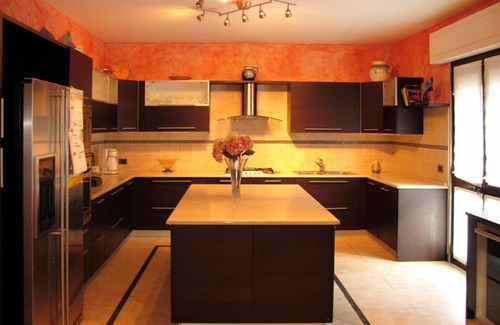Casoli Apartment | Inviting Apartment for 6 with Pool, Hot Tub & WIFI