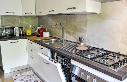 Formia Apartment | Beautiful apartment for 8 people with WIFI, A/C, TV, balcony, pets allowed and parking