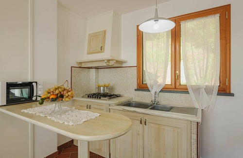 Massa Apartment | Cozy Oceanfront Apartment for 4 with WIFI & Parking