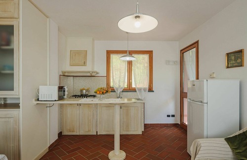 Massa Apartment | Cozy Oceanfront Apartment for 4 with WIFI & Parking
