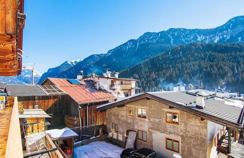 Mazzin Apartment | Cozy Apartment for 4 with Balcony, WiFi & Parking