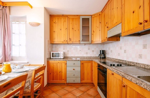 Fontanazzo Apartment | Cozy Apartment for 6 with WIFI, TV and Convenient Parking