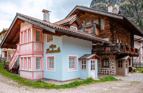 Fontanazzo Apartment | Cozy Apartment for 6 with WIFI, TV and Convenient Parking