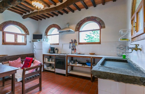 Pescia Apartment | Cozy Apartment for 7 with Pool, WIFI, and Pet-Friendly Perks