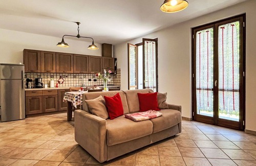 Savona Apartment | Cozy Apartment for 5 with Ocean View and Pet-Friendly Perks