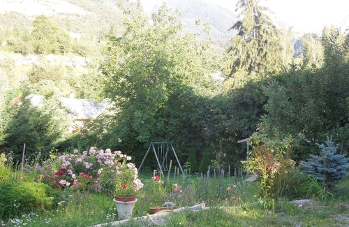 Guillestre Apartment | Cozy Apartment Near Ski Resorts with Breakfast & Family Amenities