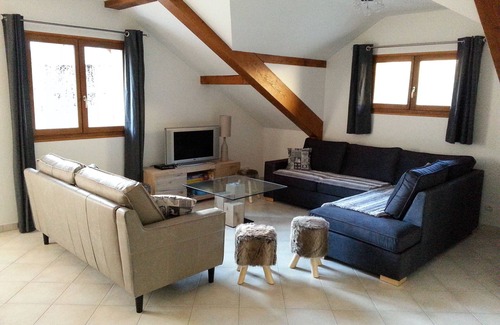 Villarembert Apartment | Elegant 130m2 Apartment with Kitchen & Kid-Friendly Space