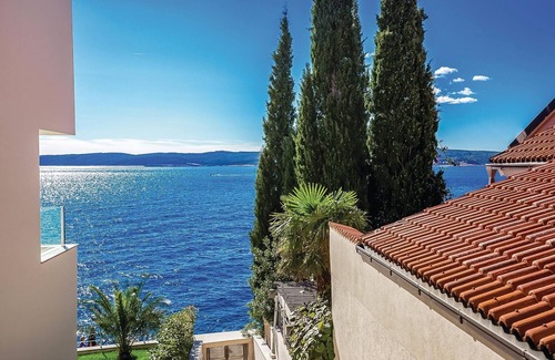 Selce Apartment | Relaxing 2-Bedroom Retreat with Ocean Views in Crikvenica