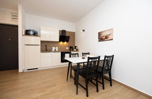 Seget Donji Apartment | Beautiful apartment in Seget Donji with WiFi