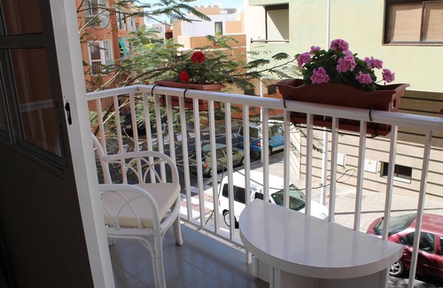 El Medano Apartment | Cozy Apartment in El Medano with Kitchen & Accessibility