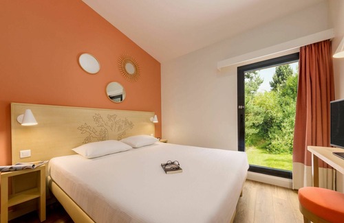 Hattigny House | Relaxing Villa Apartment with Pool, Hot Tub, and WIFI