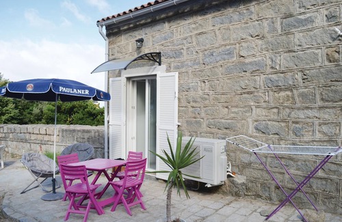 Sollacaro Apartment | Family-Friendly 2 Bedroom Getaway in Scenic Sollacaro