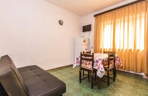 Starigrad Apartment | Pet-Friendly Vacation Apartment with Ocean and Lake Views