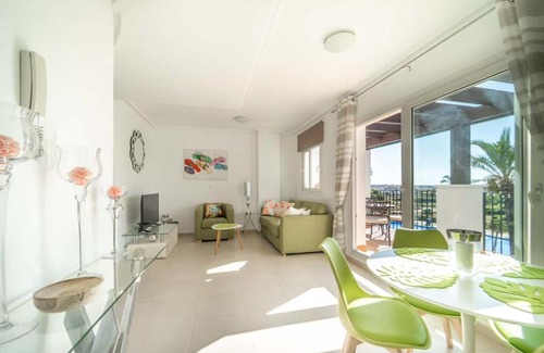 Jeronimo y Avileses y Balsicas de Arriba Apartment | Elegant Golf Resort Apartment with Pool and Breakfast