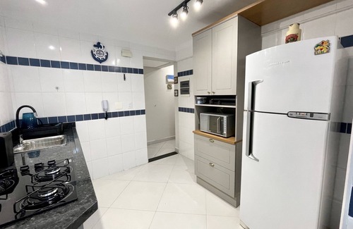 Tombo Apartment | Elegant Apartment in Praia do Tombo with Ocean View & Pool
