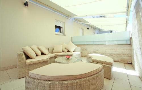 Selce Apartment | Family-Friendly 2 Bedroom Apartment with Private Pool in Crikvenica