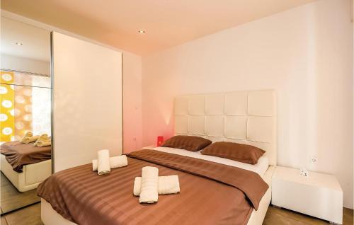 Selce Apartment | Family-Friendly 2 Bedroom Apartment with Private Pool in Crikvenica