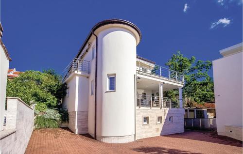 Selce Apartment | Family-Friendly 2 Bedroom Apartment with Private Pool in Crikvenica