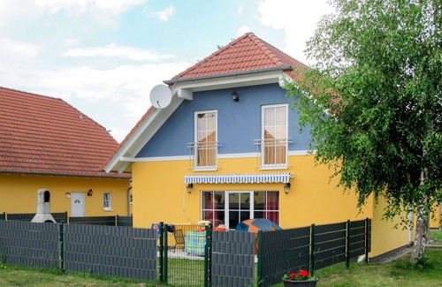 Verchen House | Cozy Villa Apartment for 7 with Terrace & Pet-Friendly Amenities