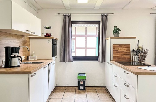 Frankenau House | Cozy Villa Apartment for 4 with WIFI, Pets Welcome & Parking