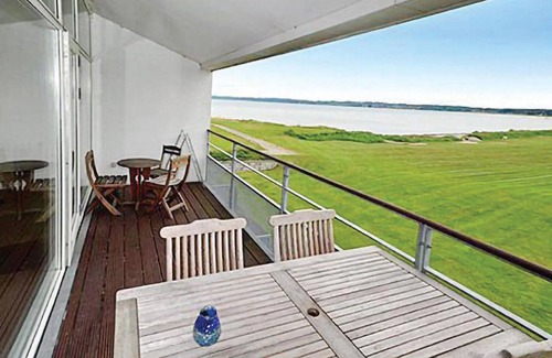 Syddjurs Kommune Apartment | Relaxing 2 Bedroom Retreat with Ocean Views in Ebeltoft