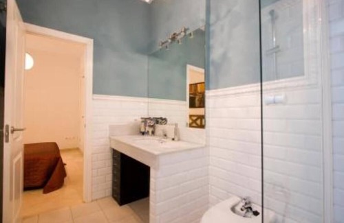 La Florida Apartment | Historic Apartment with Spa & Breakfast - Rated 9.8/10!